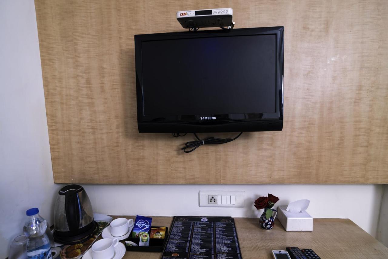 Hotel Monarch Guestline In Midc Rabale, 나비뭄바이 외부 사진