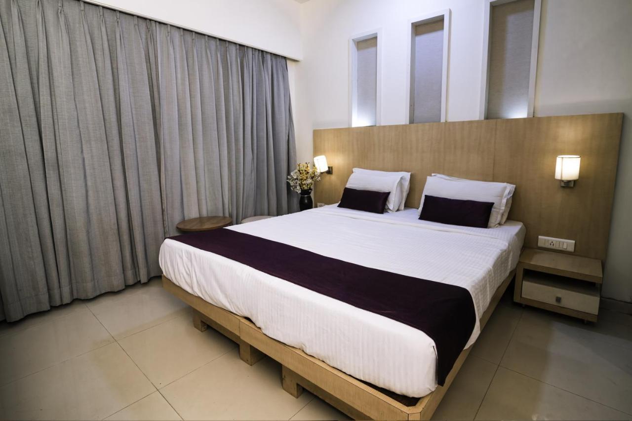 Hotel Monarch Guestline In Midc Rabale, 나비뭄바이 외부 사진