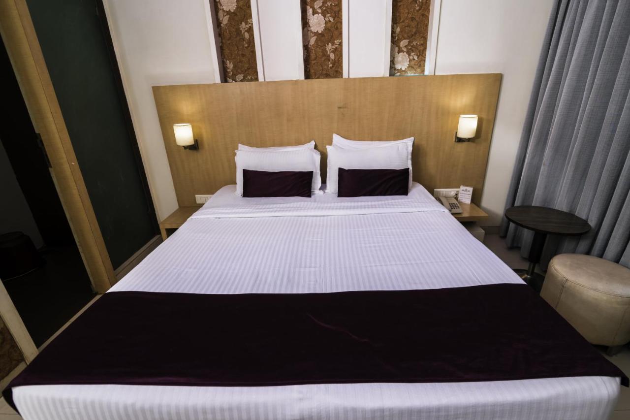 Hotel Monarch Guestline In Midc Rabale, 나비뭄바이 외부 사진