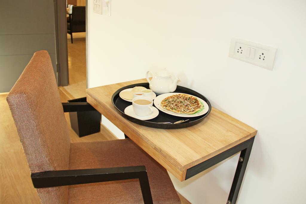 Hotel Monarch Guestline In Midc Rabale, 나비뭄바이 외부 사진