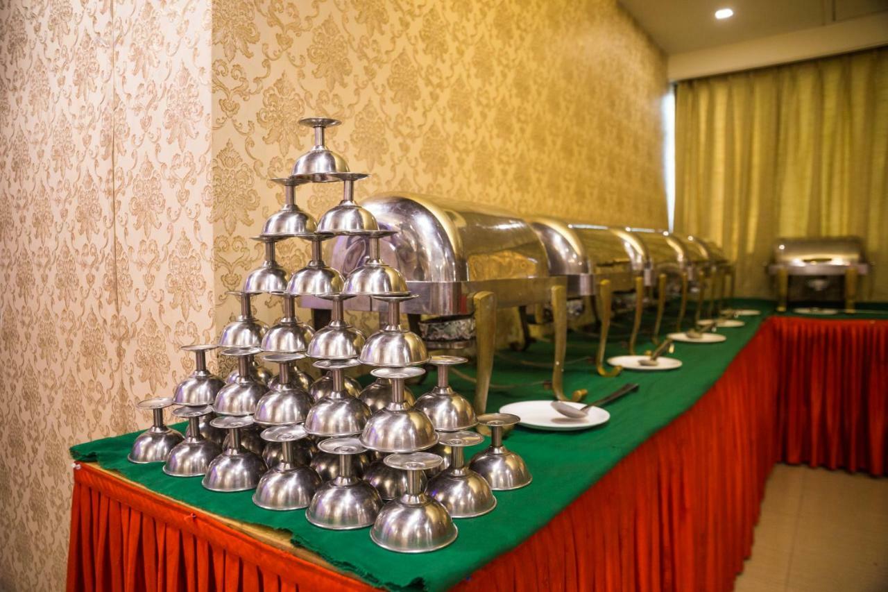 Hotel Monarch Guestline In Midc Rabale, 나비뭄바이 외부 사진