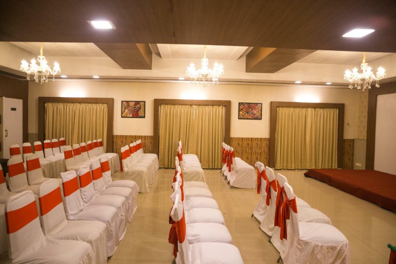 Hotel Monarch Guestline In Midc Rabale, 나비뭄바이 외부 사진