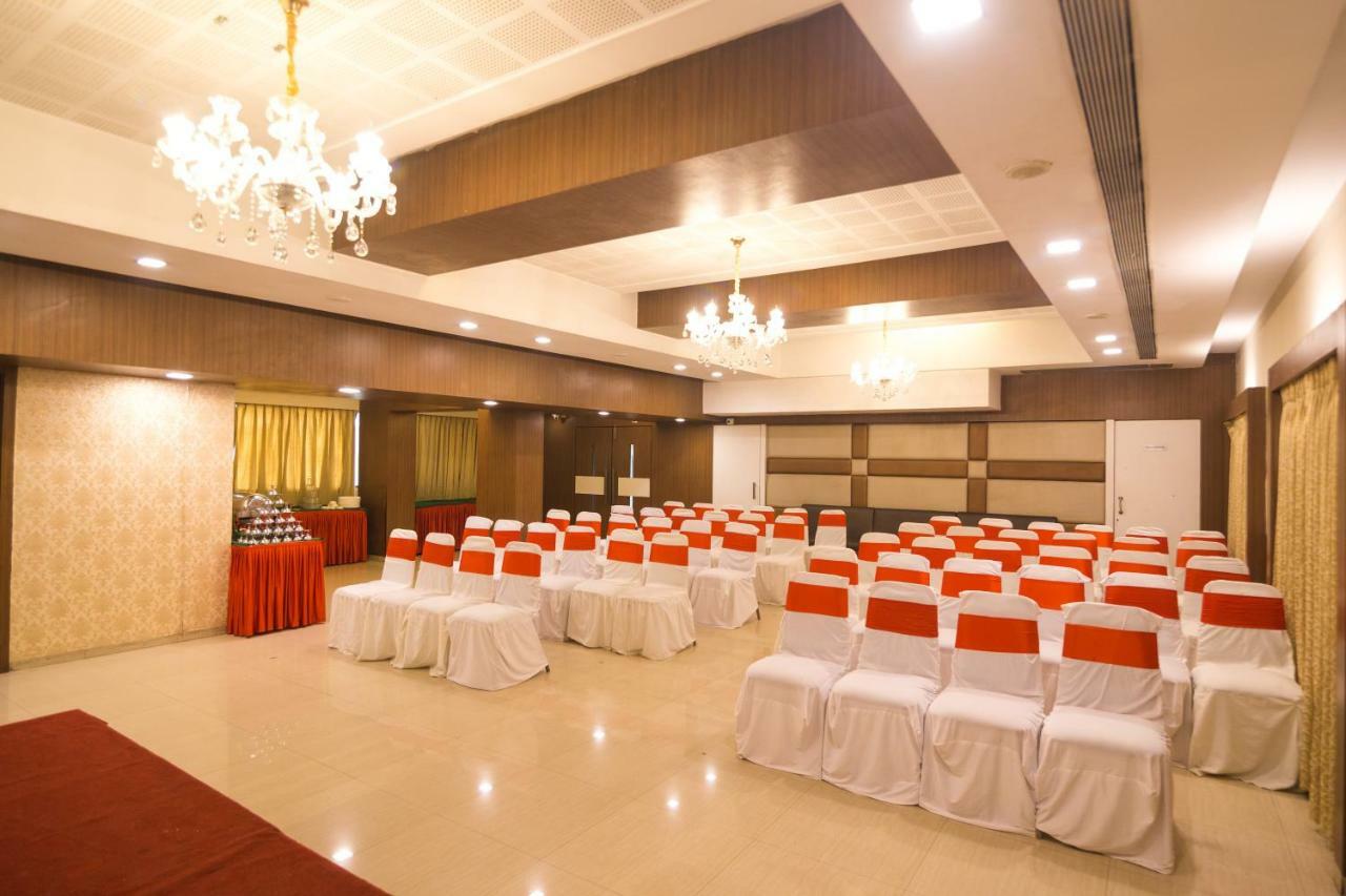 Hotel Monarch Guestline In Midc Rabale, 나비뭄바이 외부 사진